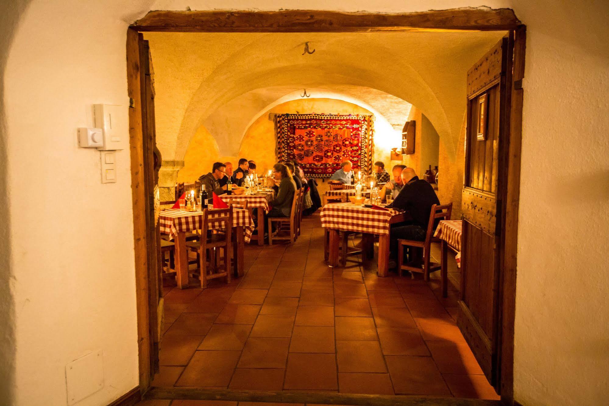 לה סאל-לס-אלפ Langley Hotel La Vieille Ferme מראה חיצוני תמונה