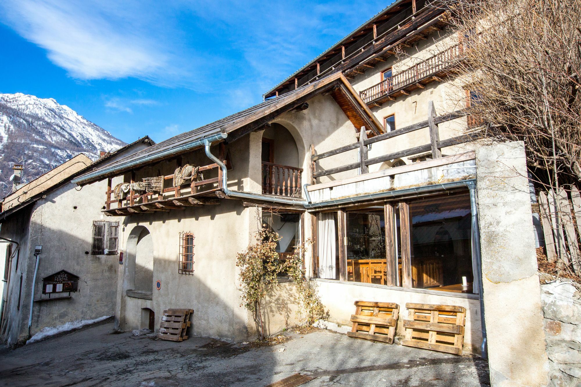 לה סאל-לס-אלפ Langley Hotel La Vieille Ferme מראה חיצוני תמונה